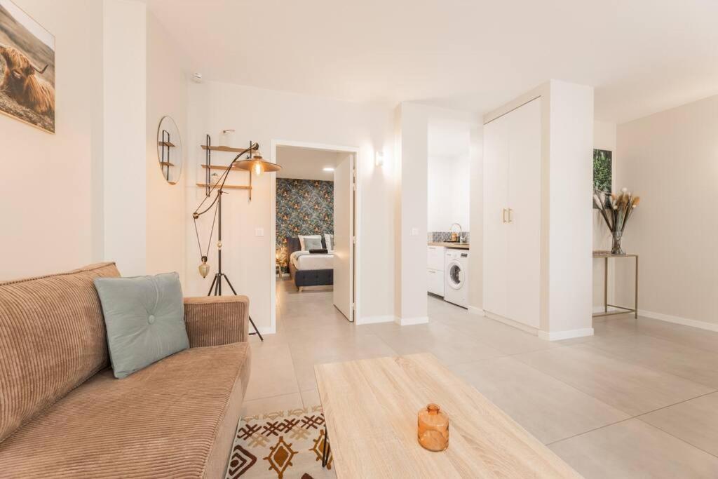 Appartement Porte Versailles 15eme, 1 2 A 4p Parijs
