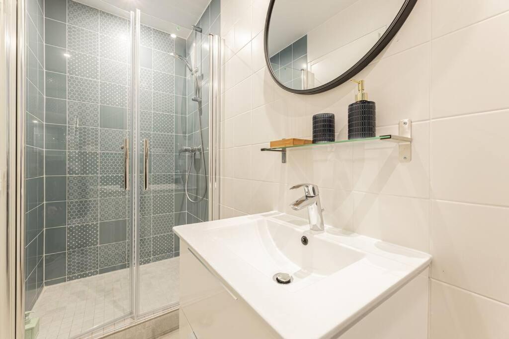 Porte Versailles 15eme, 1 2 A 4p Appartement