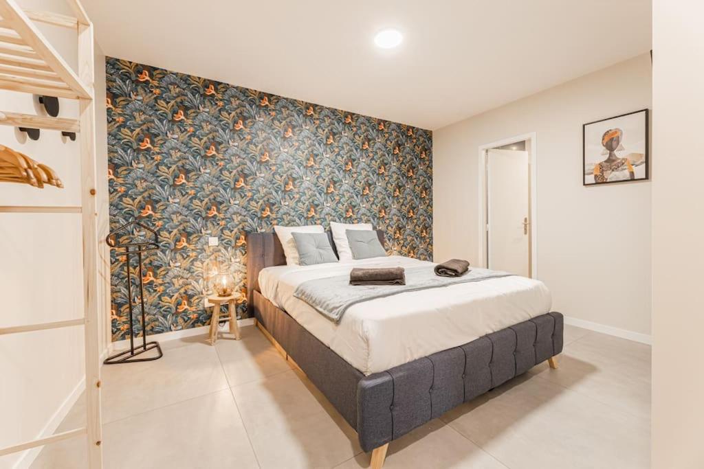 Apartment Porte Versailles 15eme, 1 2 A 4p *